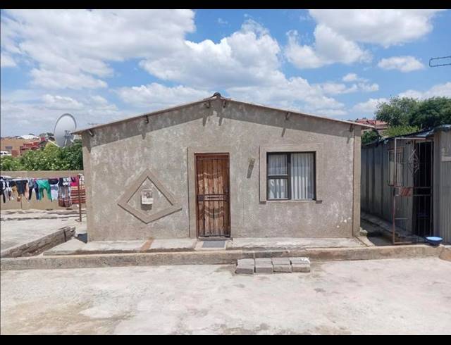16 BEDROOM HOUSE FOR SALE IN TEMBISA